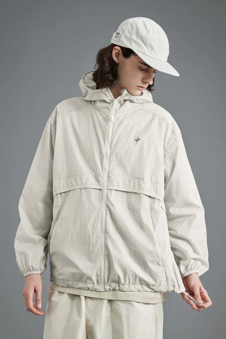 Eine moderne und leichte Herren Windbreaker ideal für Outdoor und Freizeit